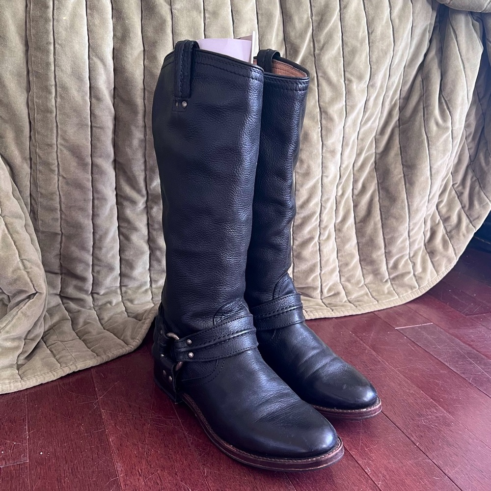 BLACK FRYE BOOTS SIZE 8